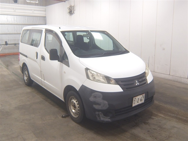 MITSUBISHI DELICA 2014