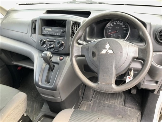 MITSUBISHI DELICA 2014