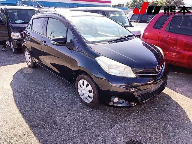 TOYOTA VITZ 2013