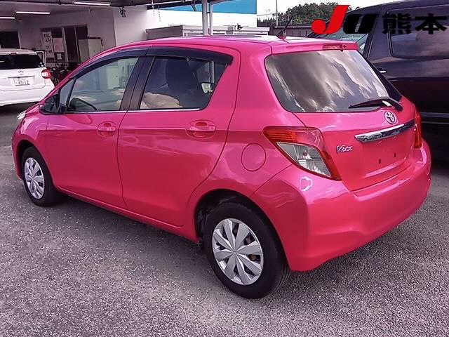 TOYOTA VITZ 2013