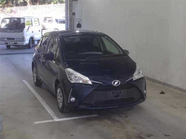 TOYOTA VITZ 2017
