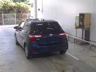 TOYOTA VITZ 2017