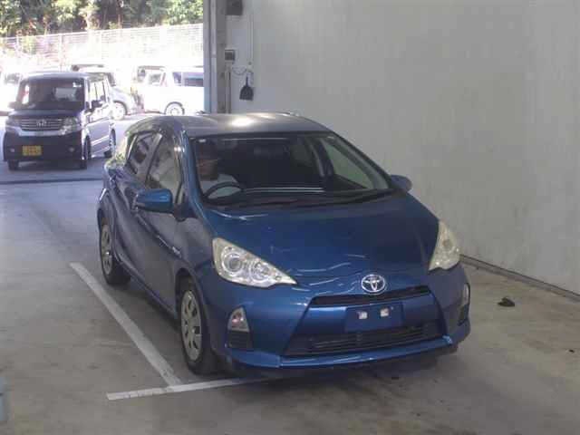 TOYOTA AQUA 2013