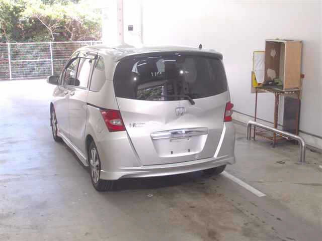 HONDA FREED 2010