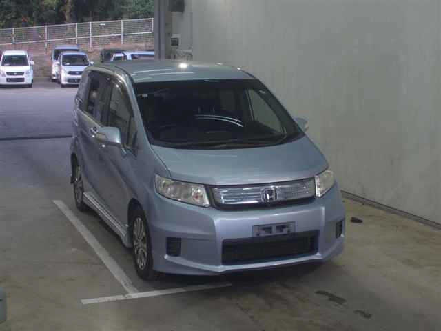 HONDA FREED 2013