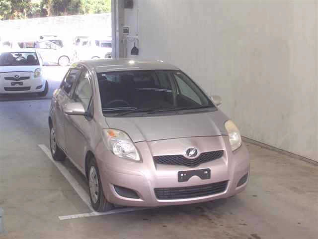 TOYOTA VITZ 2010