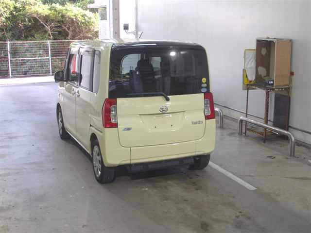 DAIHATSU TANTO 2014