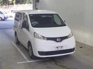 NISSAN NV200 2015