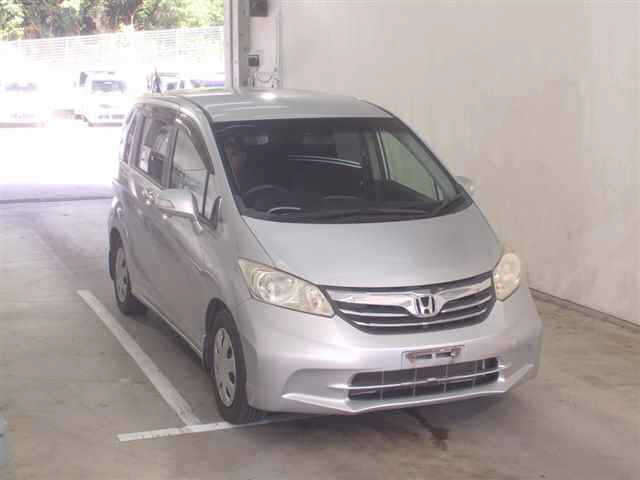HONDA FREED 2013