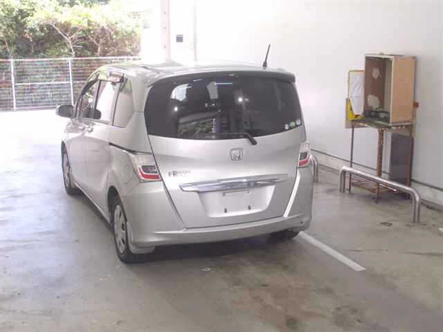 HONDA FREED 2013