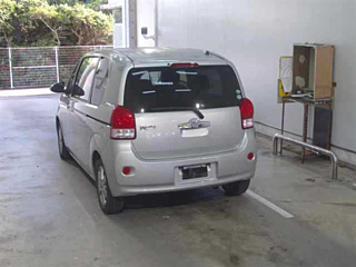 TOYOTA PORTE 2012