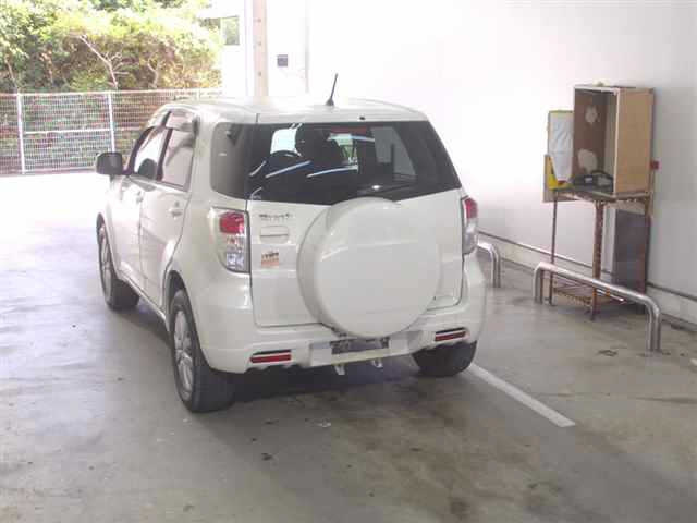 TOYOTA RUSH 2010
