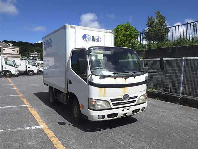 TOYOTA DYNA 2012