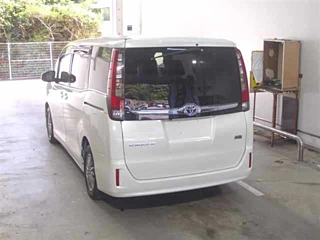 TOYOTA ESQUIRE 2017