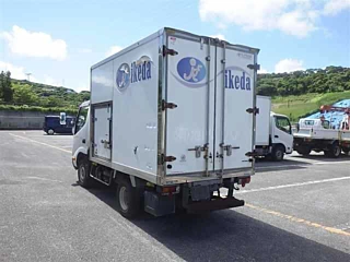 TOYOTA DYNA 2010