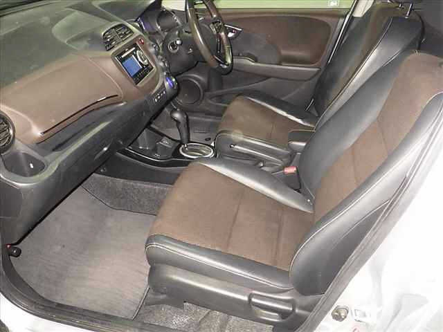 HONDA FIT SHUTTLE 2013