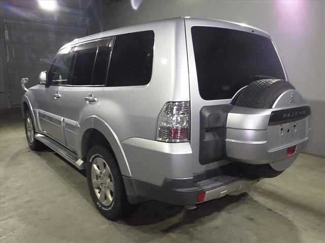 MITSUBISHI PAJERO 2009