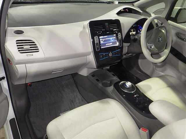 NISSAN LEAF 2011
