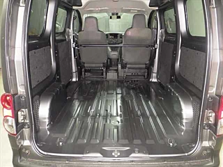 NISSAN NV200 2022
