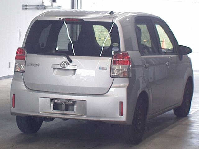 TOYOTA SPADE 2012