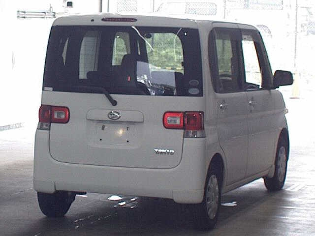 DAIHATSU TANTO 2010