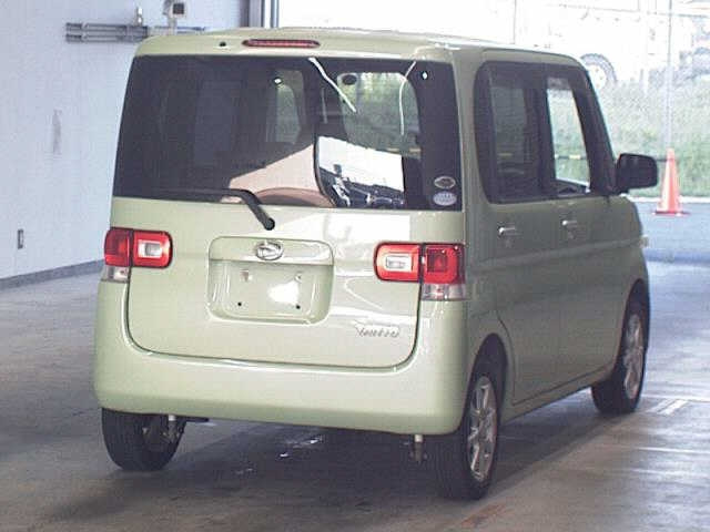 DAIHATSU TANTO 2010
