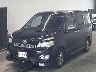 TOYOTA VOXY 2011