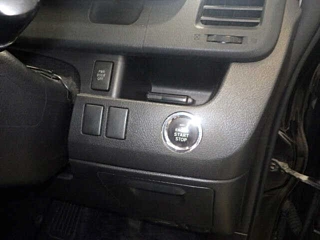 TOYOTA VOXY 2011