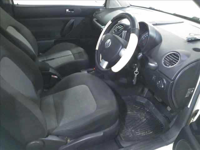 VOLKSWAGEN NEW BEETLE 2008