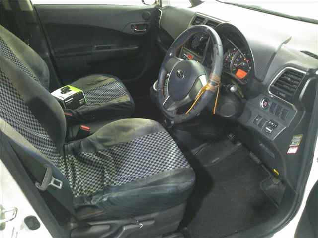 SUBARU TREZIA 2011