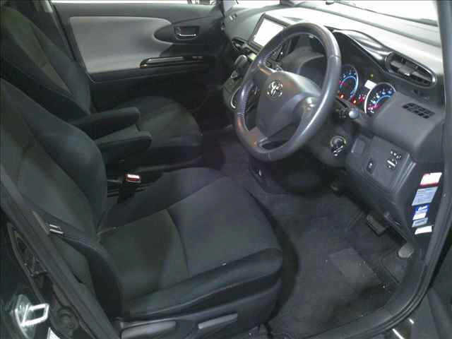 TOYOTA WISH 2012