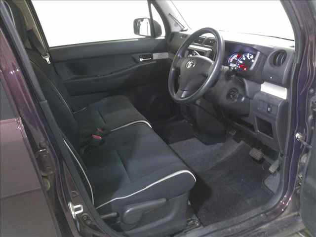 TOYOTA PIXIS SPACE 2016