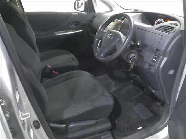TOYOTA RACTIS 2010