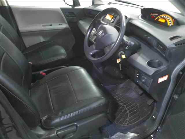 HONDA FREED 2009