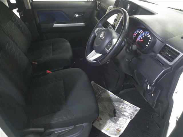 TOYOTA ROOMY 2017