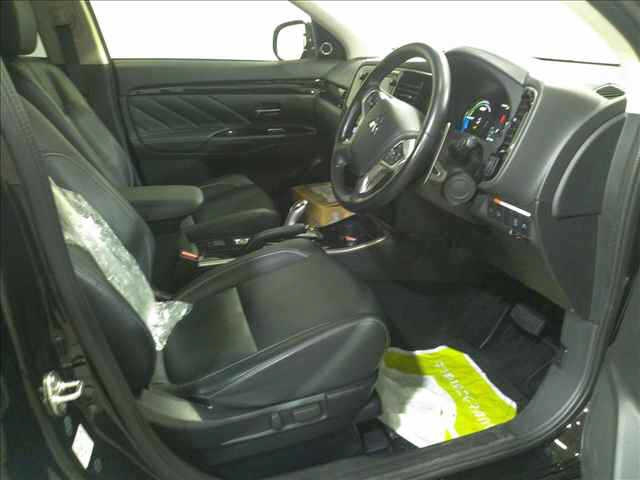 MITSUBISHI OUTLANDER PHEV 2015