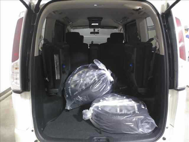 NISSAN SERENA 2012