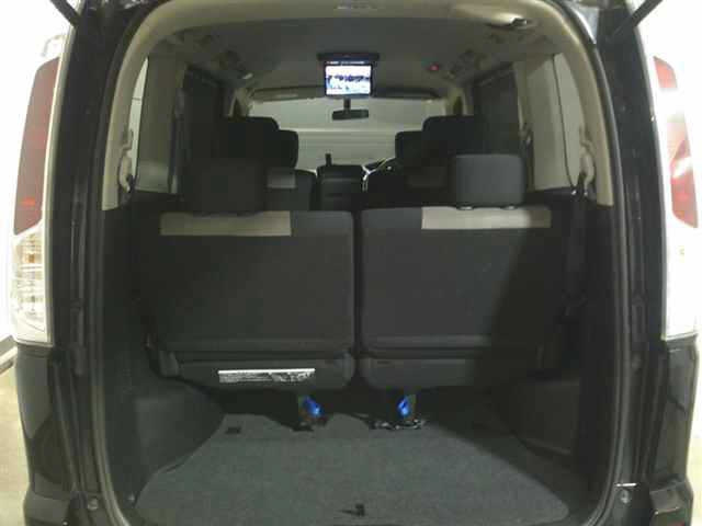 NISSAN SERENA 2013