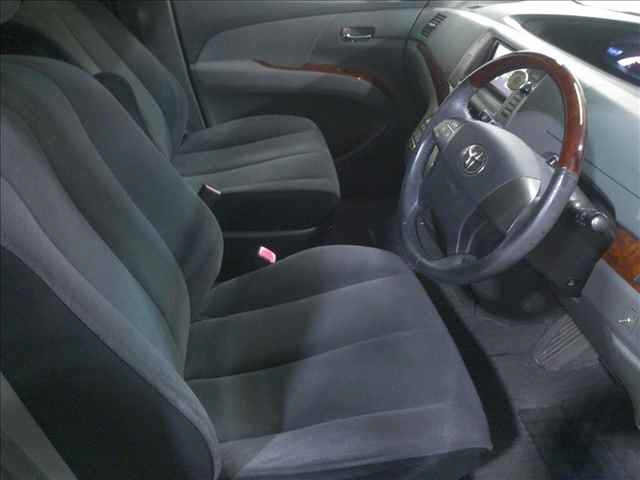 TOYOTA ESTIMA 2010