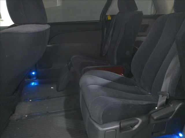 TOYOTA ESTIMA 2010