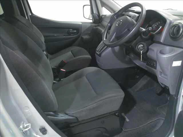 NISSAN NV200 2017