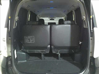 TOYOTA VOXY 2011