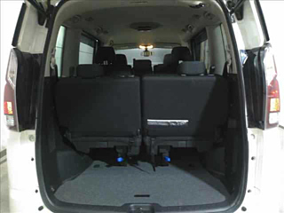 NISSAN SERENA 2017
