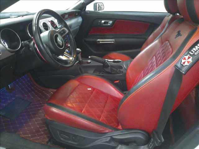 FORD MUSTANG 2021