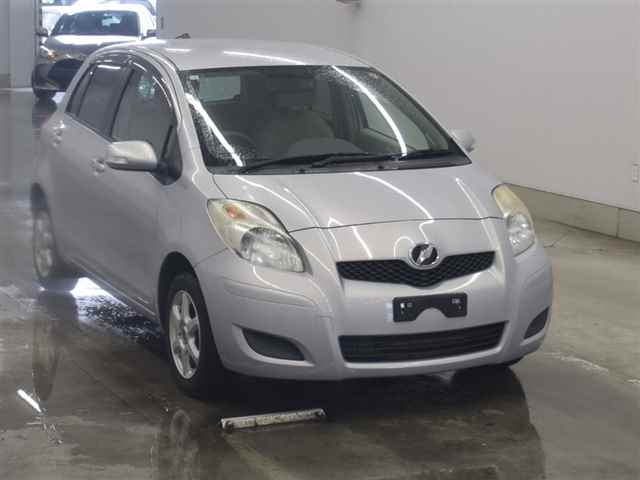 TOYOTA VITZ 2010