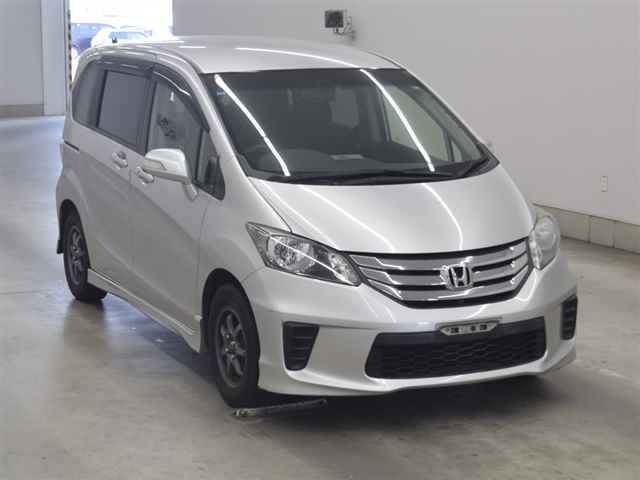 HONDA FREED 2013