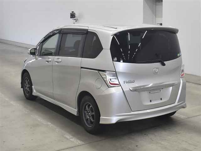 HONDA FREED 2013