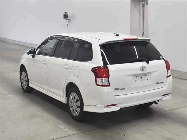 TOYOTA COROLLA FIELDER 2013