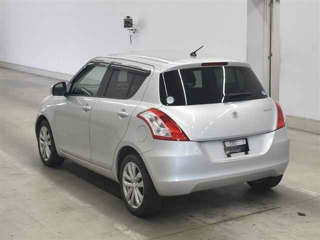 SUZUKI SWIFT 2015