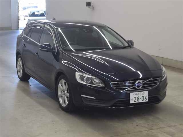 VOLVO V60 2015
